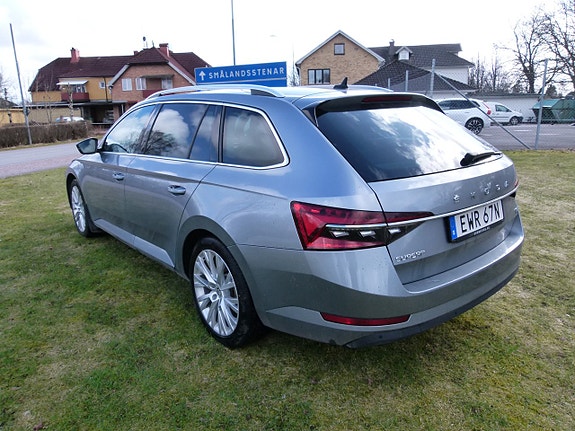 Skoda Superb 2 of 5