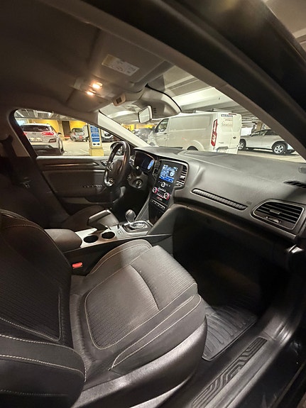 Renault Megane IV 3 of 5