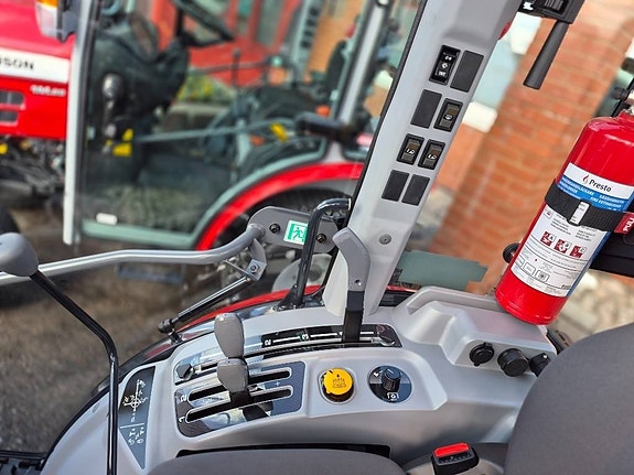 Massey Ferguson MF1740 9 of 11