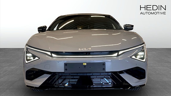Kia EV6 8 of 20