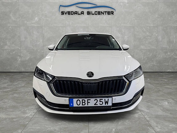 Skoda Octavia 2 of 5