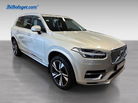 Volvo XC90 3 of 5