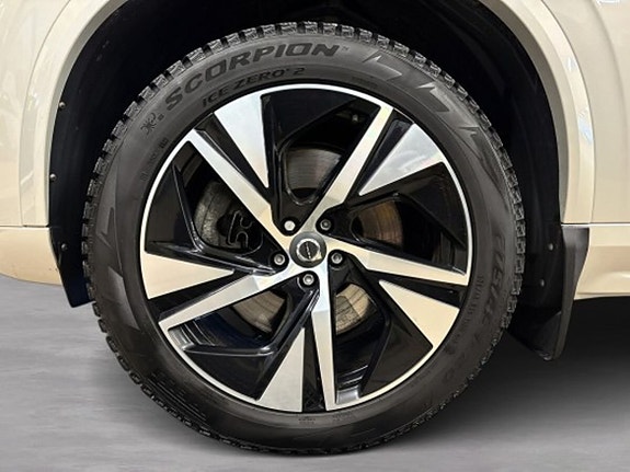 Volvo XC90 9 of 20