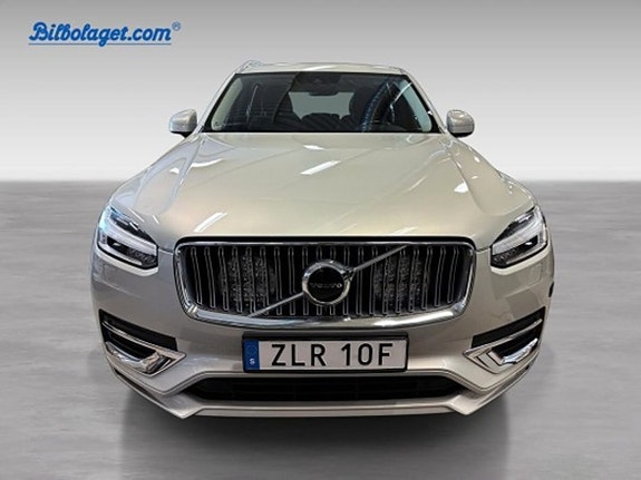 Volvo XC90 2 of 5
