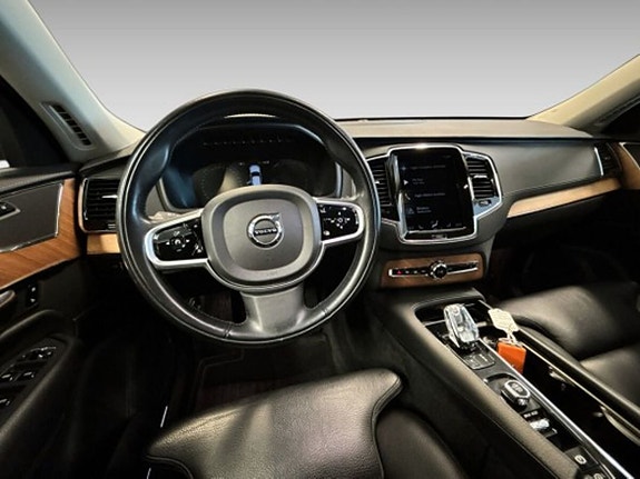 Volvo XC90 14 of 20