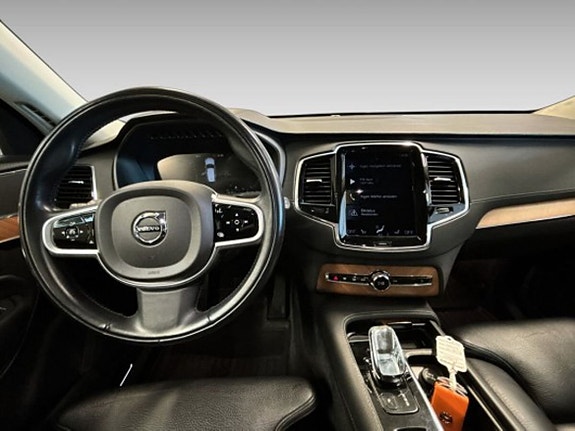Volvo XC90 15 of 20