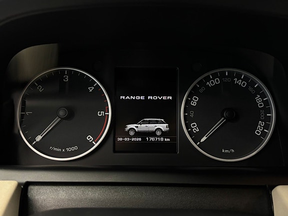 Land Rover Range Rover Sport 17 of 25