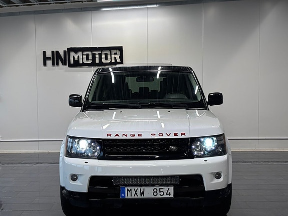 Land Rover Range Rover Sport 3 of 5