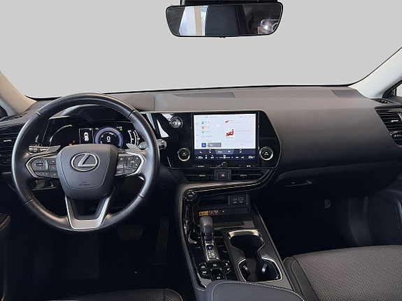 Lexus NX450h+ 9 of 14