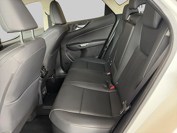 Lexus NX450h+ 12 of 14