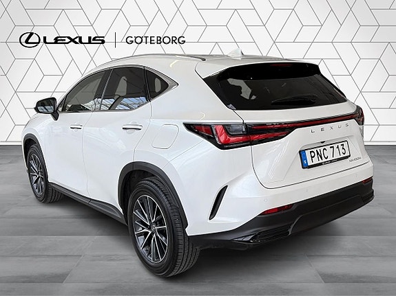 Lexus NX450h+ 5 of 14