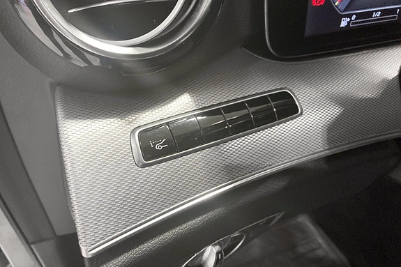 Mercedes-Benz E220 d 15 of 15
