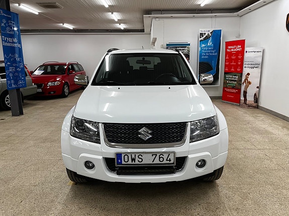 Suzuki Grand Vitara 2 of 16