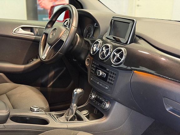Mercedes-Benz B180 12 of 14