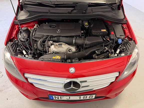 Mercedes-Benz B180 14 of 14