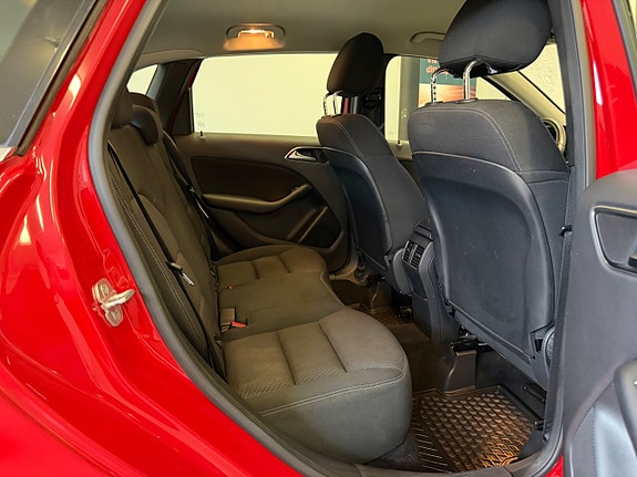 Mercedes-Benz B180 9 of 14