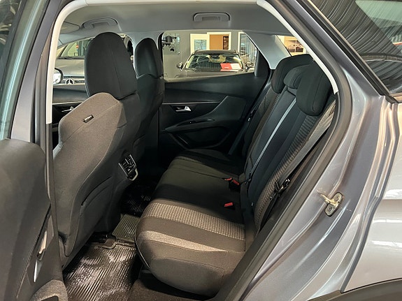 Peugeot 3008 13 of 17