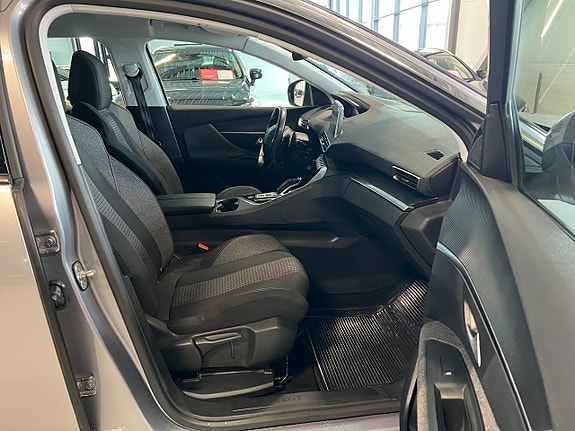 Peugeot 3008 10 of 17