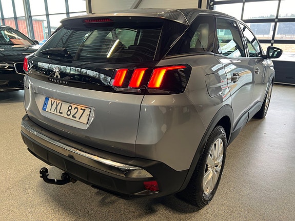 Peugeot 3008 3 of 5