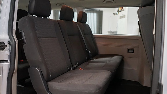 Volkswagen Caravelle 10 of 24