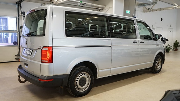 Volkswagen Caravelle 7 of 24