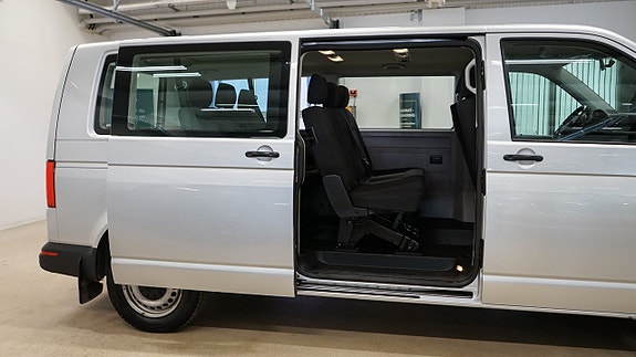 Volkswagen Caravelle 8 of 24