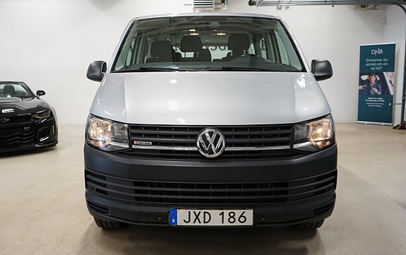 Volkswagen Caravelle 12 of 24