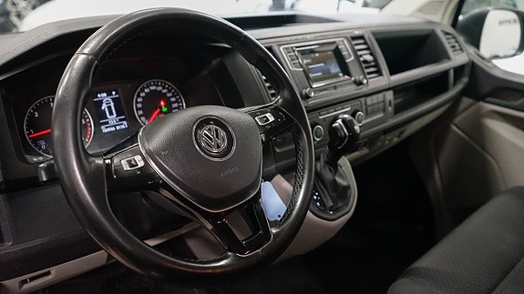 Volkswagen Caravelle 17 of 24