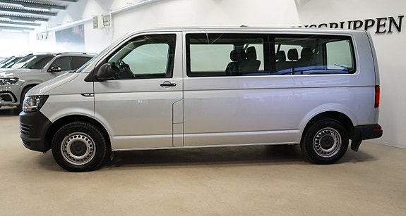 Volkswagen Caravelle 3 of 5