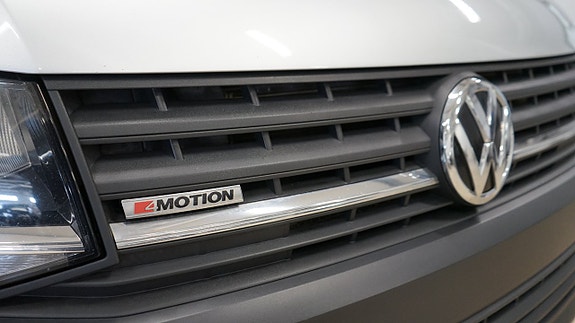 Volkswagen Caravelle 13 of 24