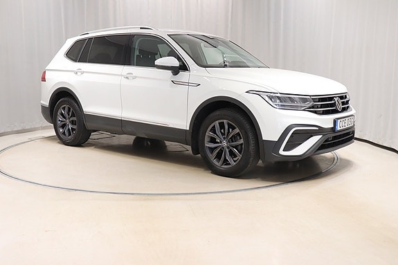 Volkswagen Tiguan Allspace 3 of 5