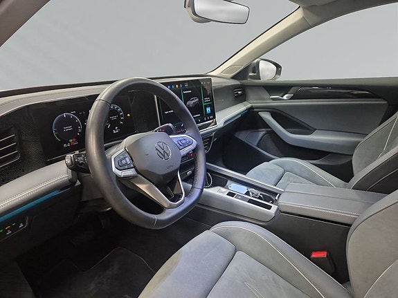 Volkswagen Passat 9 of 9