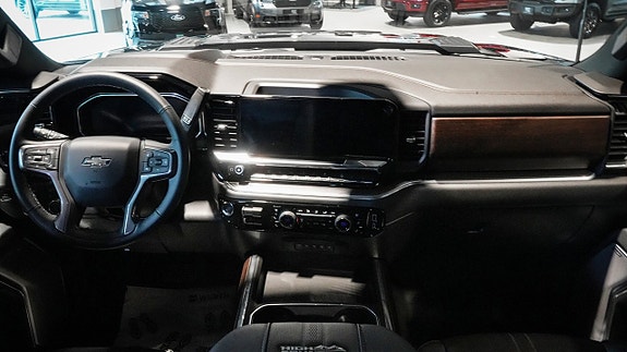 Chevrolet Silverado 2500 12 of 27