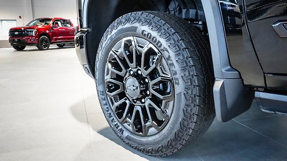 Chevrolet Silverado 2500 9 of 27