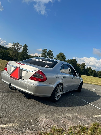 Mercedes-Benz E320 2 of 5