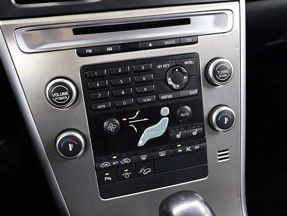 Volvo XC60 17 of 29