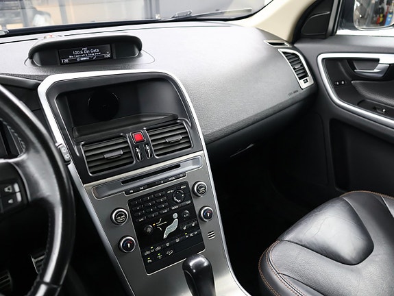 Volvo XC60 16 of 29