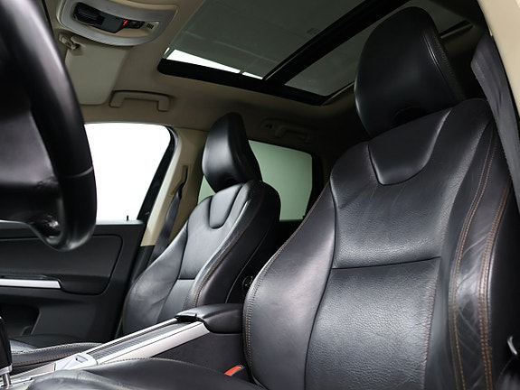 Volvo XC60 15 of 29