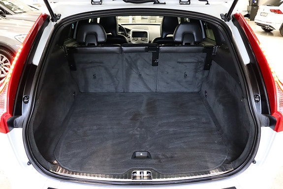 Volvo XC60 6 of 23