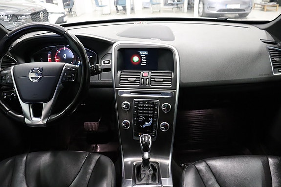 Volvo XC60 15 of 23