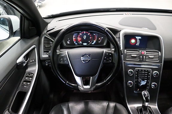 Volvo XC60 13 of 23