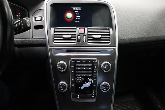Volvo XC60 17 of 23
