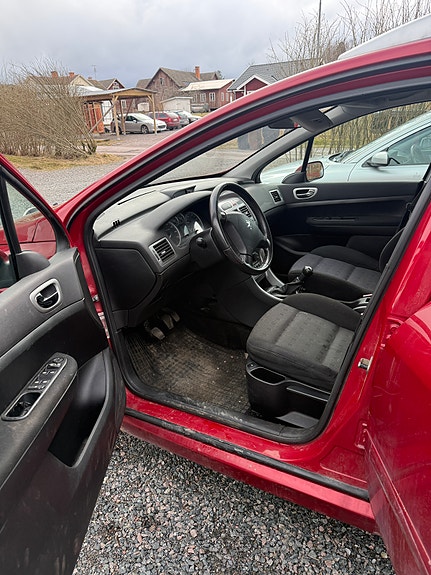 Peugeot 307 SW 5 of 5