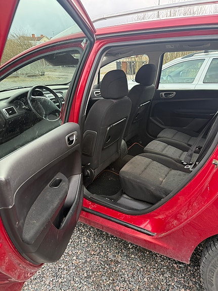 Peugeot 307 SW 6 of 7