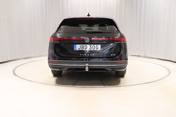 Volkswagen Passat 5 of 5