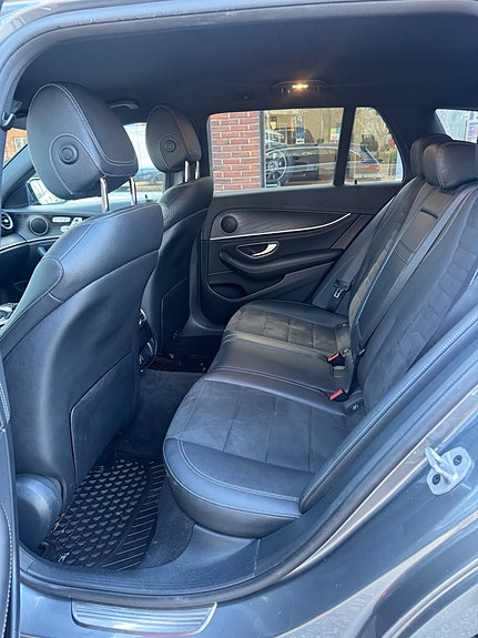Mercedes-Benz E300 de 9 of 13