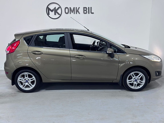 Ford Fiesta 4 of 5
