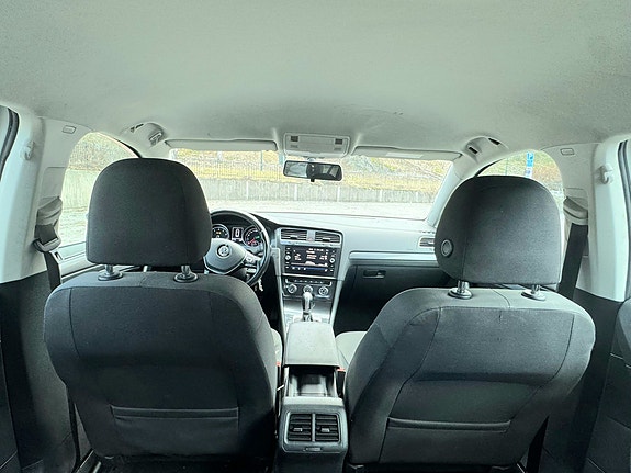 Volkswagen Golf VII 12 of 17