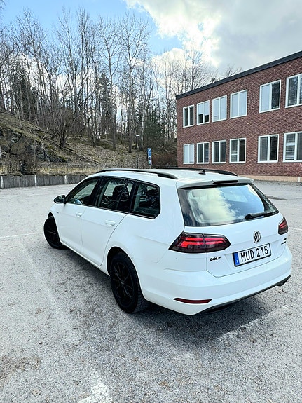 Volkswagen Golf VII 2 of 17