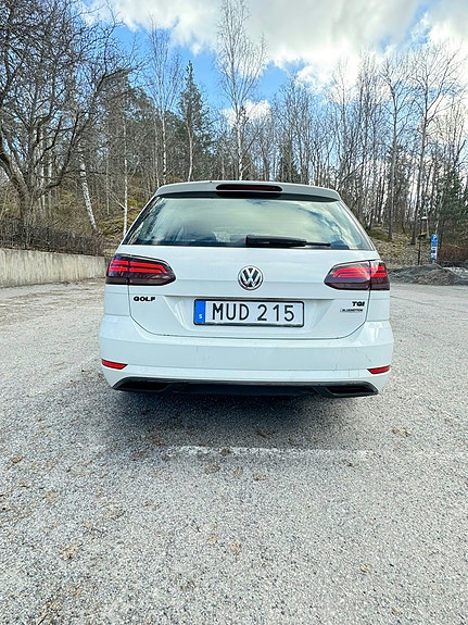 Volkswagen Golf VII 11 of 17